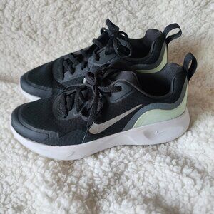 WOMEN'S Shoe - Nike Waer All Day Sneakers - Size 6